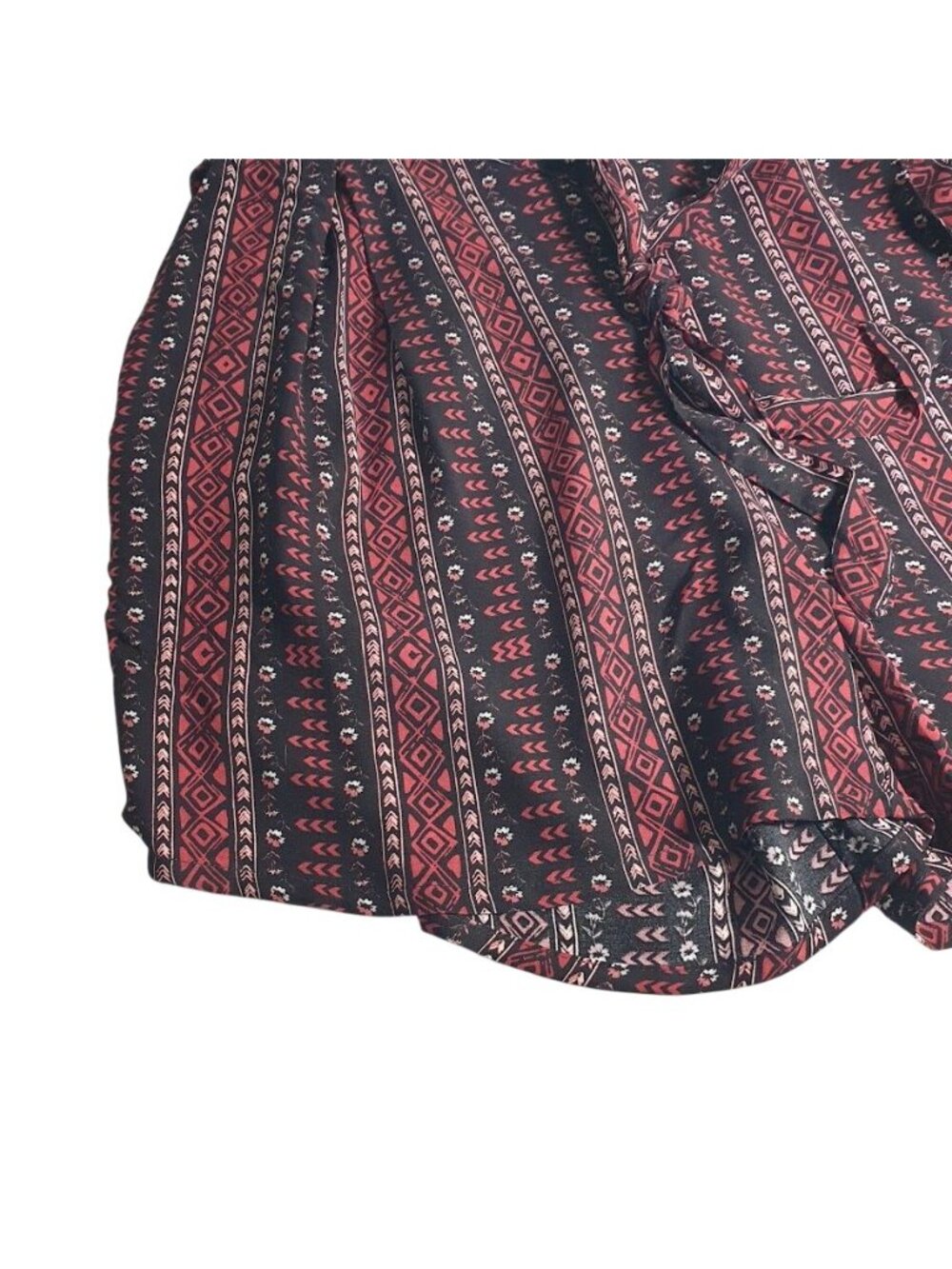 Rue Plus Womens 2X Lightweight Printed Rayon Shorts Elastic Waistband Black Red - Picture 3 of 9